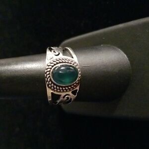 Dainty Green Chalcedony Cabochon Ring in Detailed Setting
